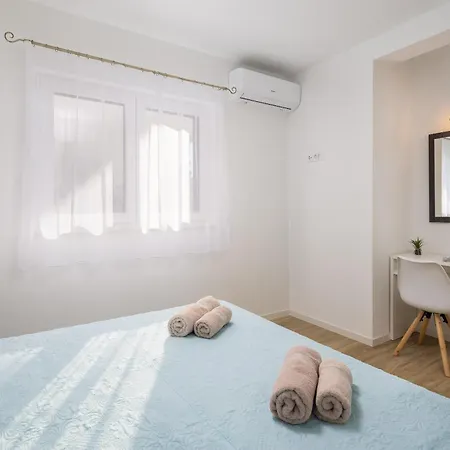 Apartments Juranovic Makarska Room photo