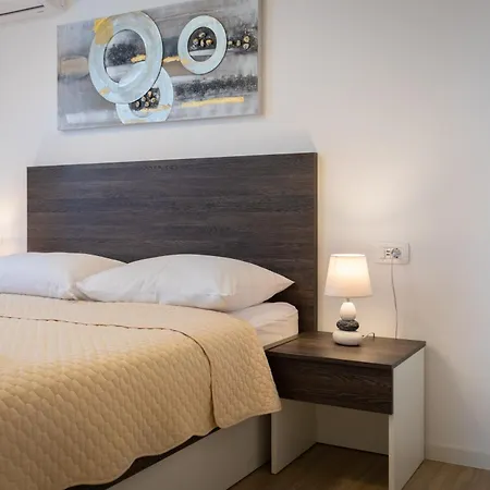 Apartments Juranovic Makarska Room photo