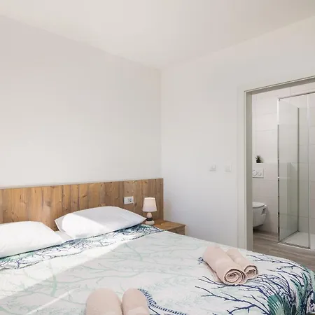 Apartments Juranovic Makarska Room photo