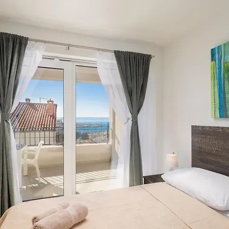 Apartments Juranovic Makarska Room photo