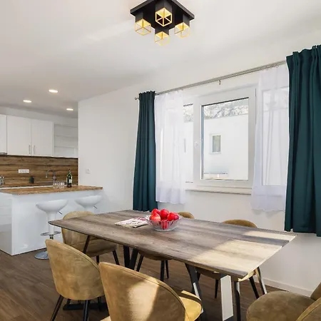 Apartments Juranovic Makarska Room photo