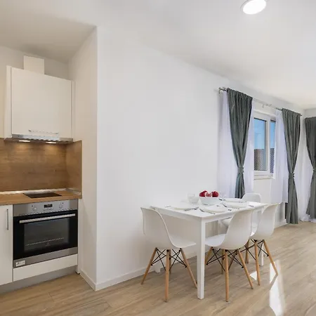 Apartments Juranovic Makarska Room photo