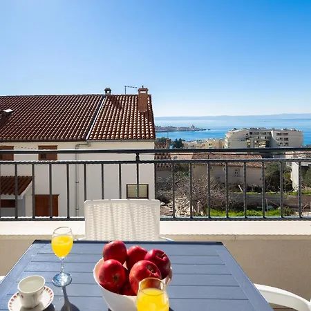 Apartments Juranovic Makarska Room photo