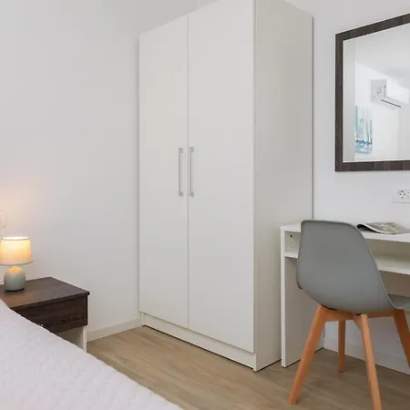 Apartments Juranovic Makarska Room photo